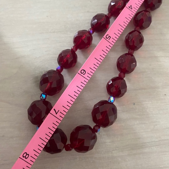 Cherry red 🍒 graduated crystal beads necklace faceted lovster clasp - Picture 8 of 8